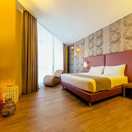 Diamante Mhotel Колленьо
