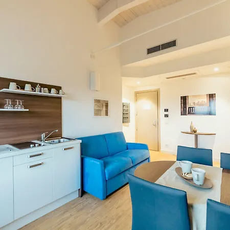 Diamante Mhotel Колленьо