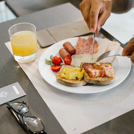 Hotel Diamante Mhotel