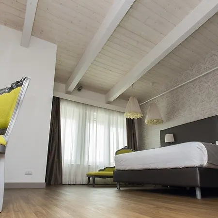 Hotel Diamante Mhotel