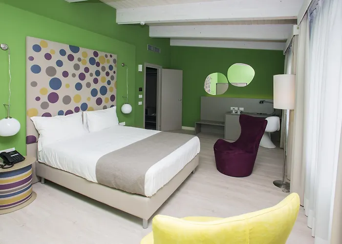 Hotel Diamante Mhotel